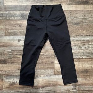 NWOT Zyia Active Black Ascend Hi-Rise Capri 20”Leggings Size 6